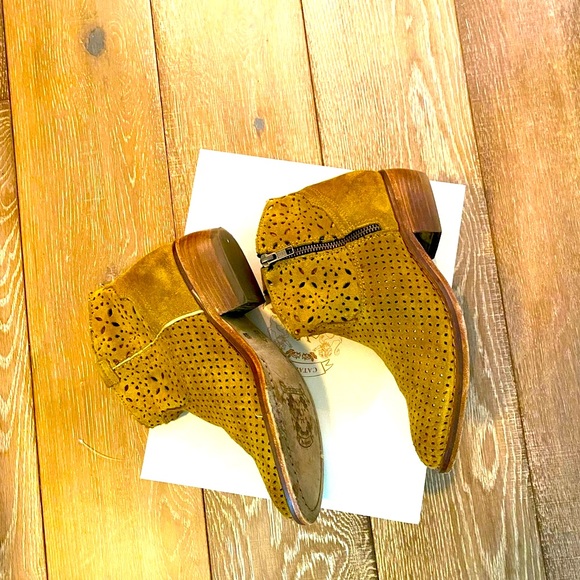 Sundance Catarina Megan perforated Boots - Picture 2 of 5